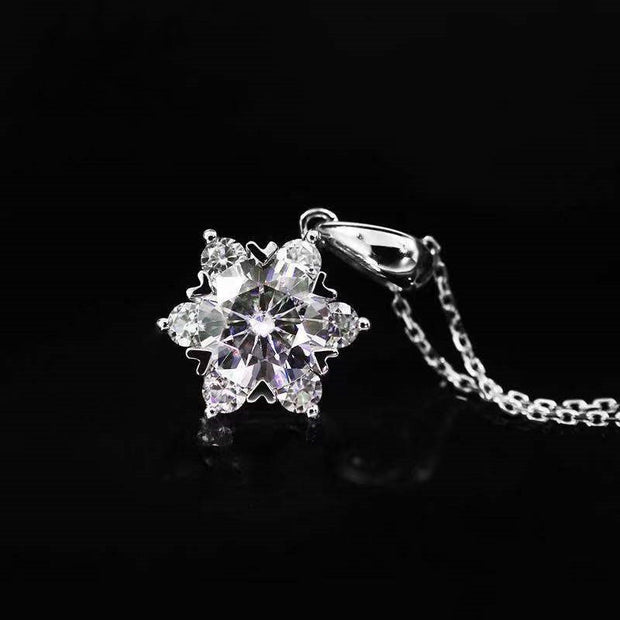 Fashion Personality Snowflake Luxury Women's Pendant